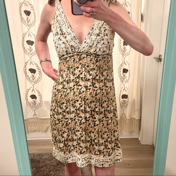 Dress - Picture 1 of 7